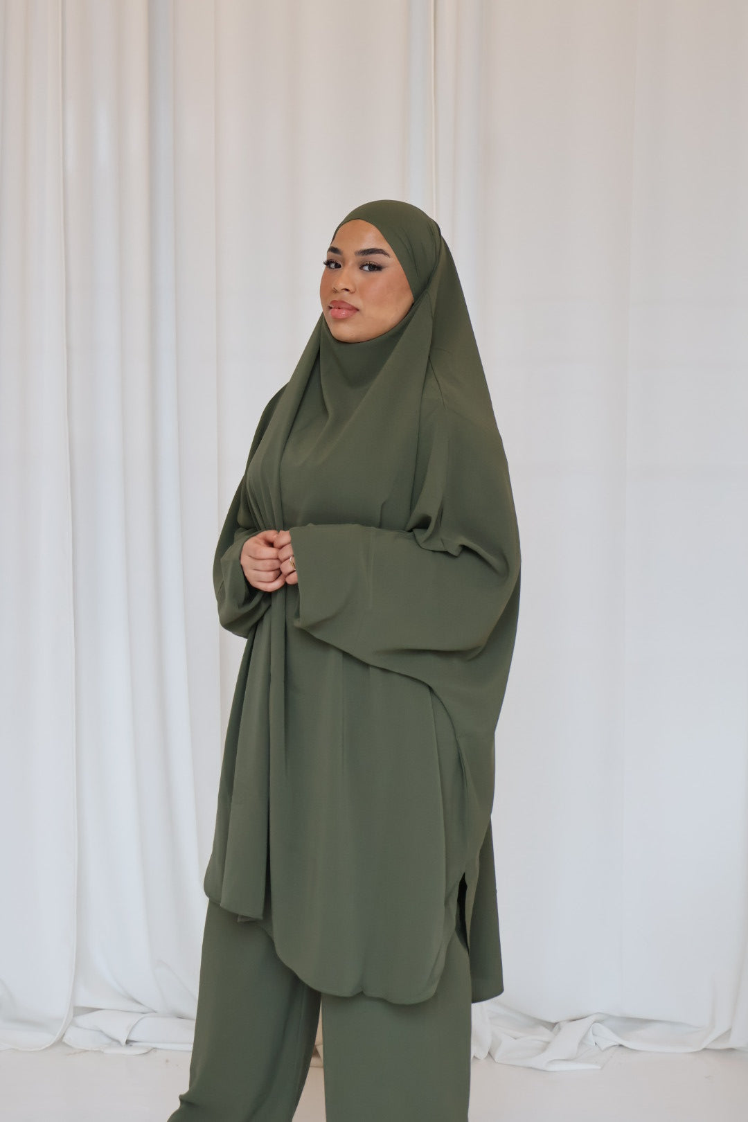 Jilbab mit Hose Medina Seide (4 Farben verfügbar)